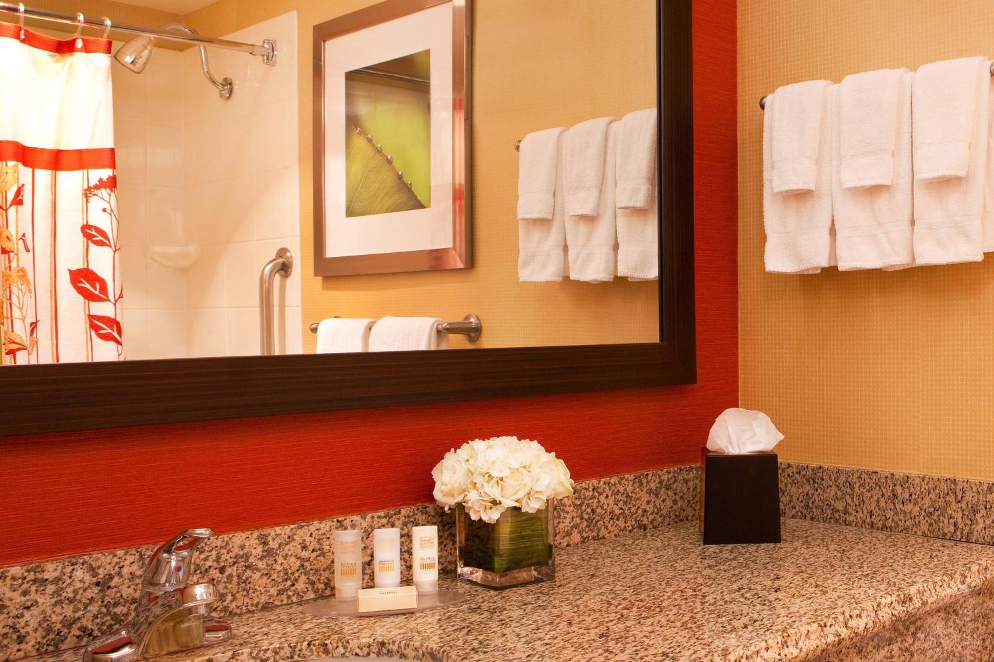 Courtyard By Marriott Alexandria Pentagon South Hotel Bilik gambar